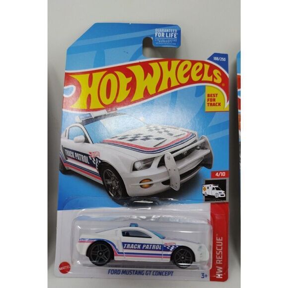 Hot Wheels Rescue lot of 5 EMS Ambulance Track Patrol EMS Fast Car and more more - Picture 4 of 6